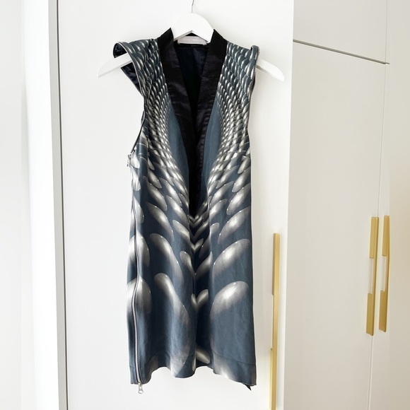 Designer dress 100% Silk plunging neckline - Picture 5 of 8